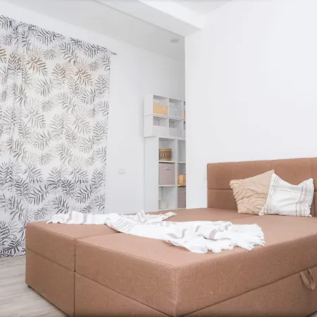 Andrada Navodari Appartement *